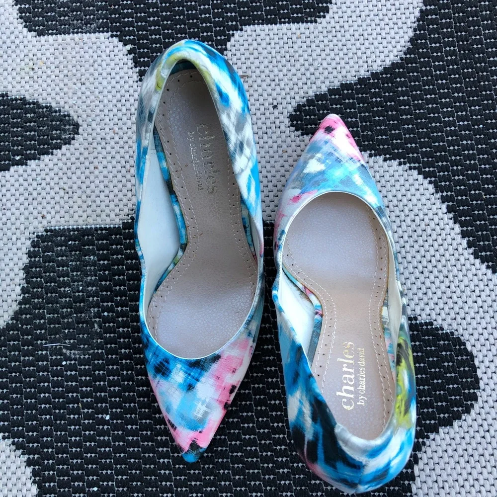Multi Color Pumps - Picture 3 of 7